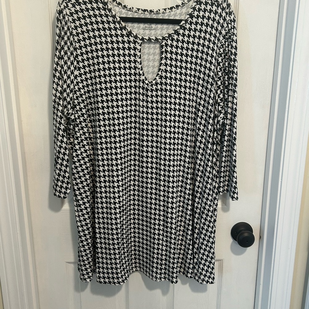Catherines Black and White Houndstooth Tunic